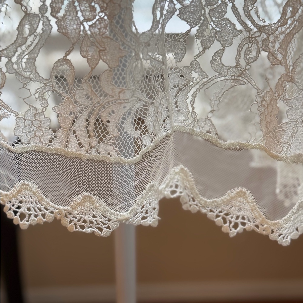 Esley Collection Lace Robe - White - Picture 5 of 6